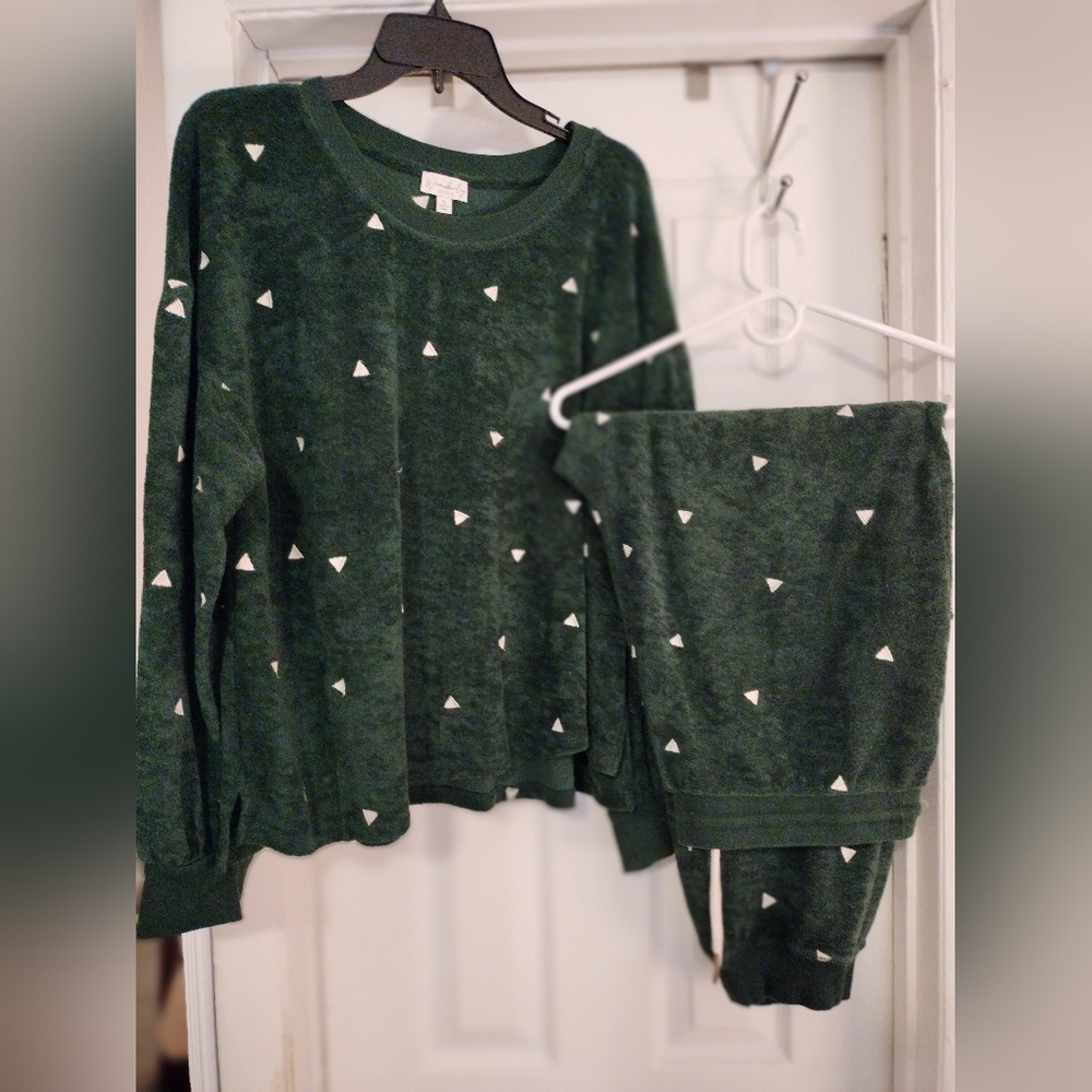 Wonderly Dark Green Jogger Set with White Accents